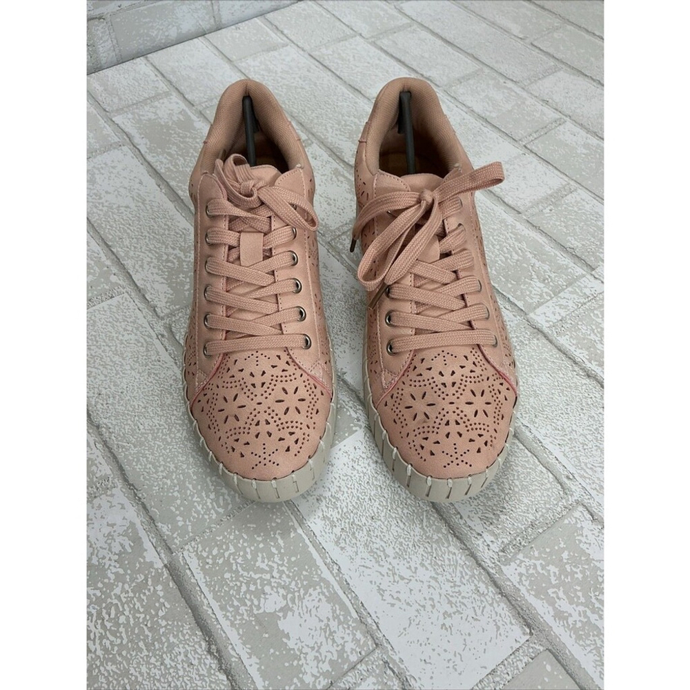 Blush Reta Easy Spirit Sneakers Shoes Size 8.5 In New Condition With Out Box
